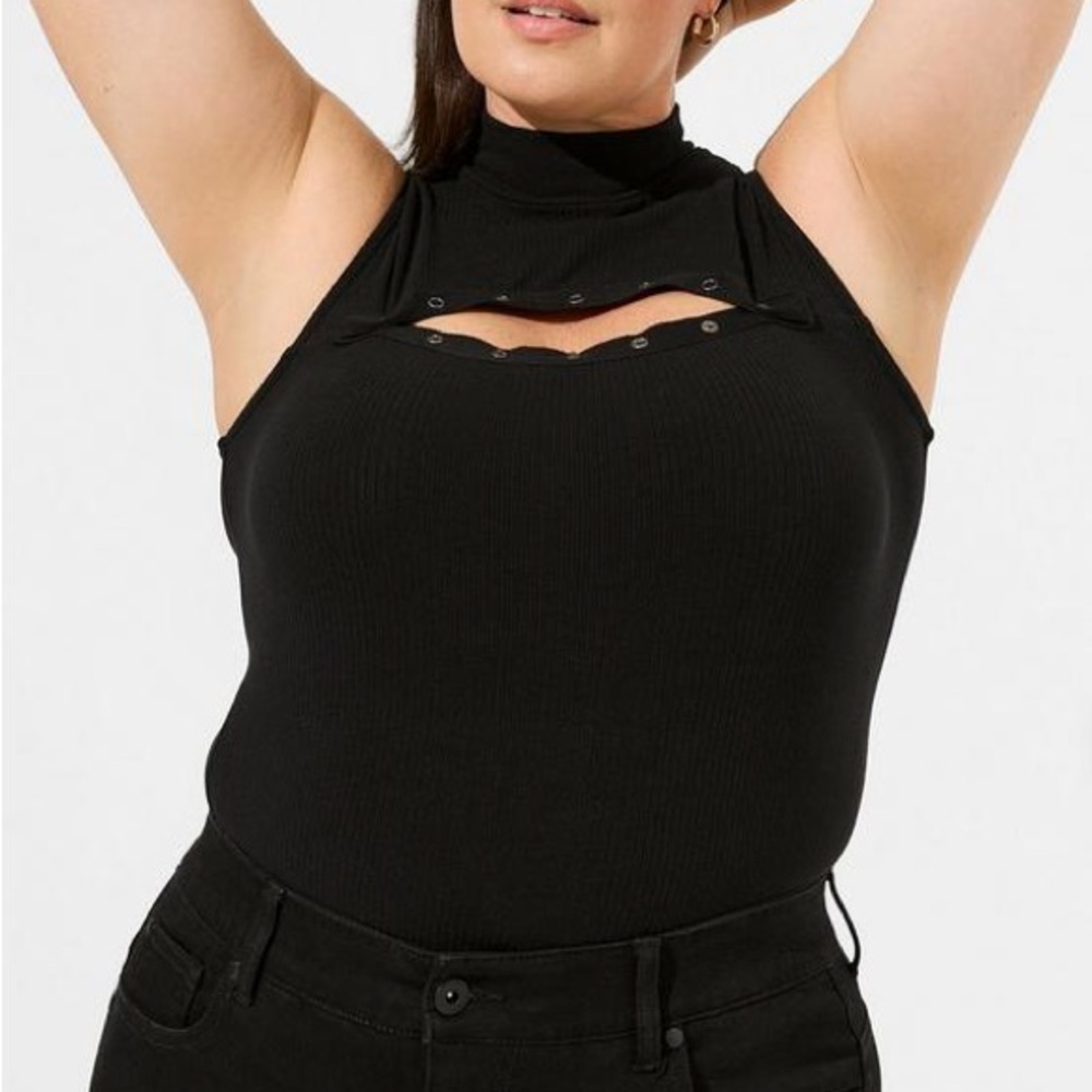 Torrid Cutout Mock Neck Crop Tank Top Size 2 Black Grunge Mall Goth Alternative